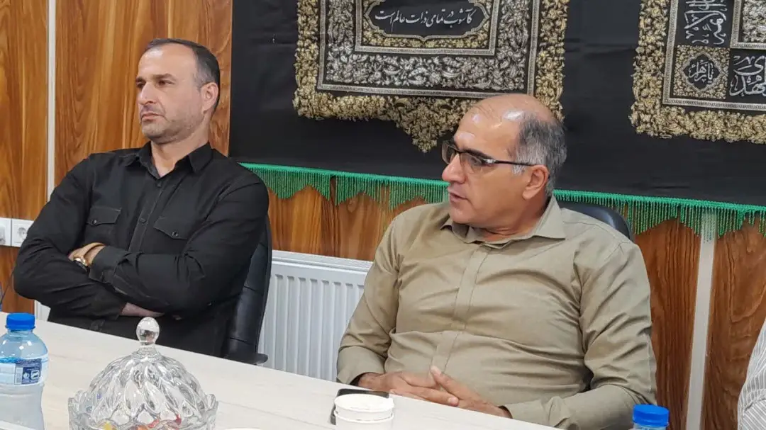 مراسم تجلیل از کارمندان شهرداری رحیم‌آباد با حضور مسئولان محلی برگزار شد