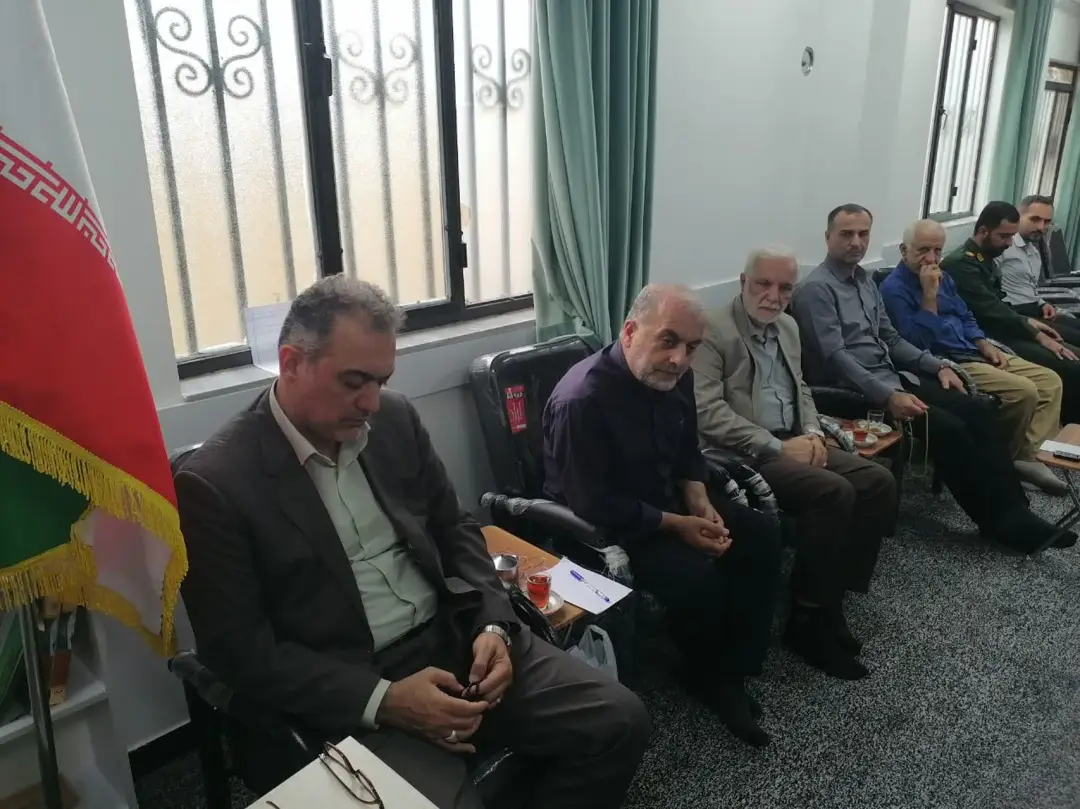 با حضور شهردار رحیم‌آباد؛ رئیس ستاد بازسازی عتبات عالیات استان گیلان با امام جمعه دیدار کرد